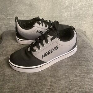 Heelys Youth Size 5 Black Gray Skate Shoes with Wheels